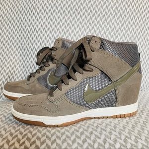 Nike navy green suede hightops